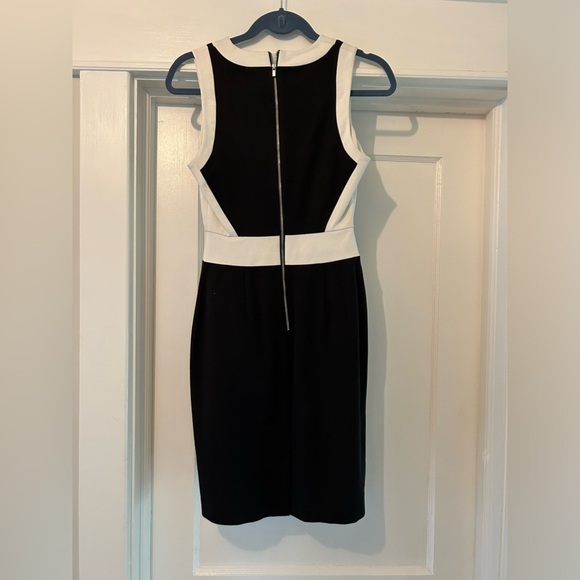 Banana Republic Fitted Dress - Picture 2 of 2